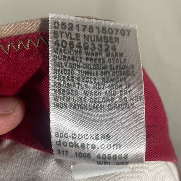 Men's Dockers Relaxed Fit Comfort Stretch Pleated Khaki Pants Size 34 x 34 - Picture 9 of 9